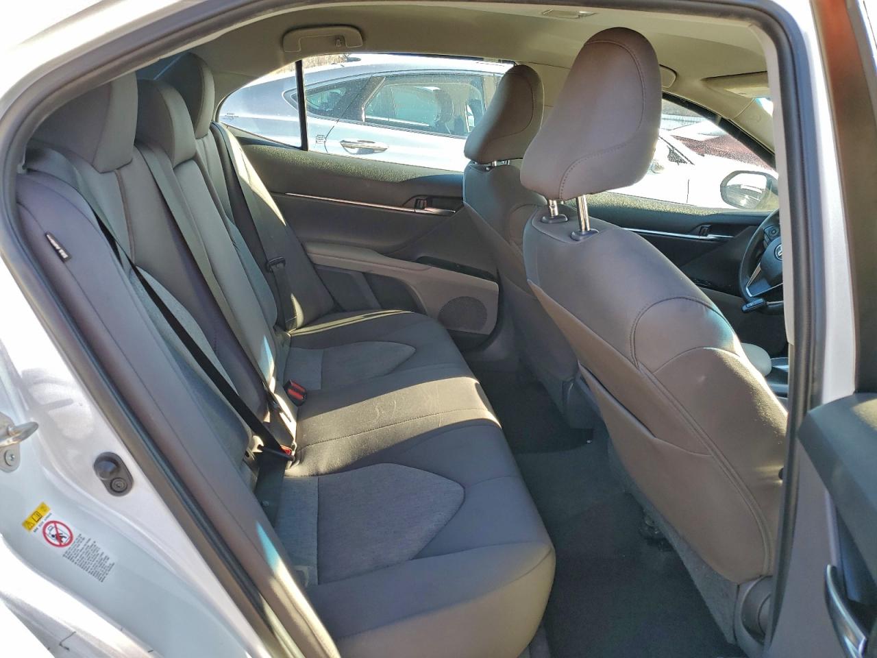 2018 TOYOTA CAMRY LE photo 10