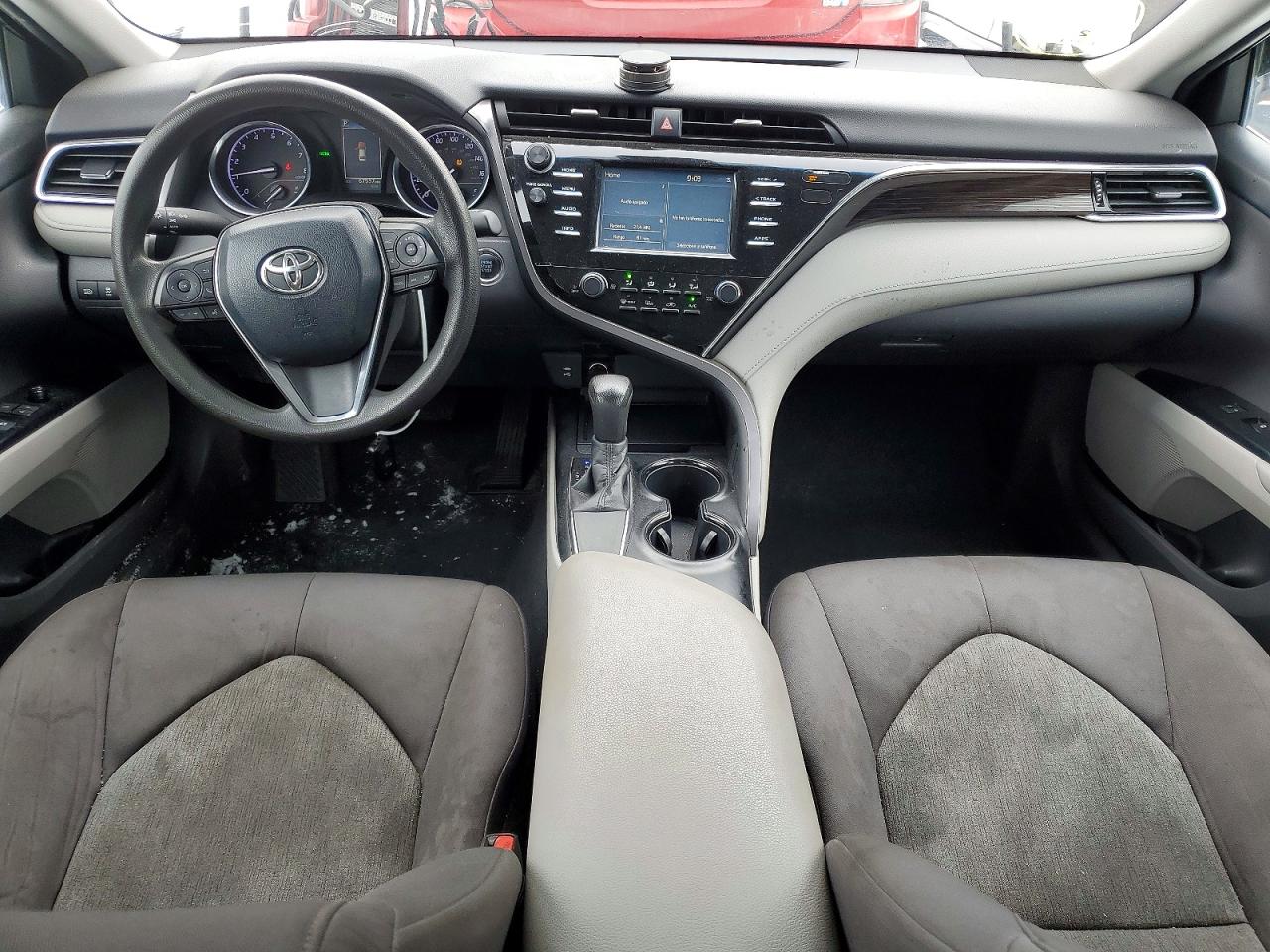 2018 TOYOTA CAMRY LE photo 8