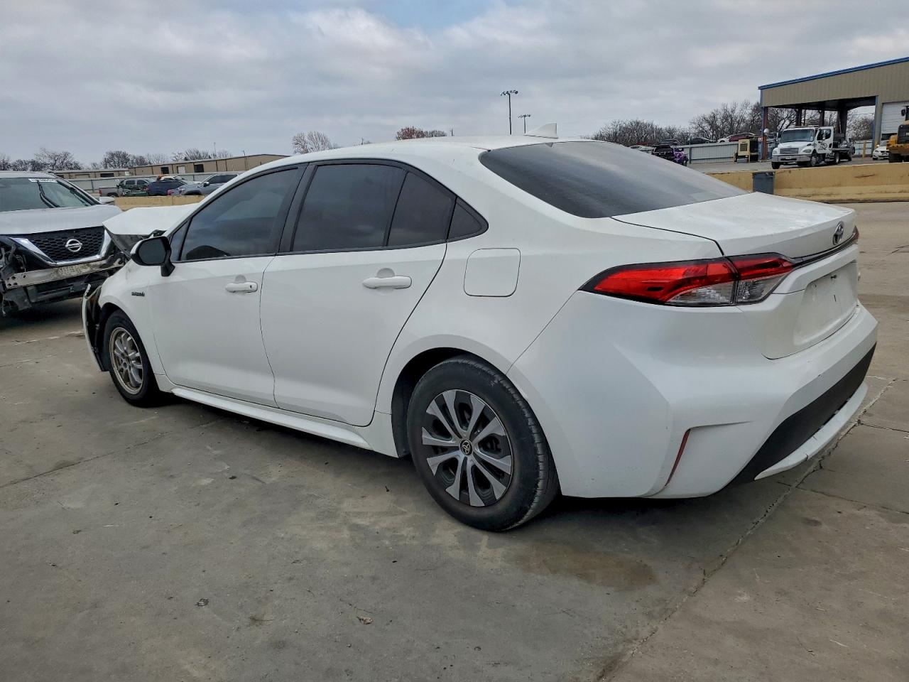 2020 TOYOTA COROLLA LE photo 2