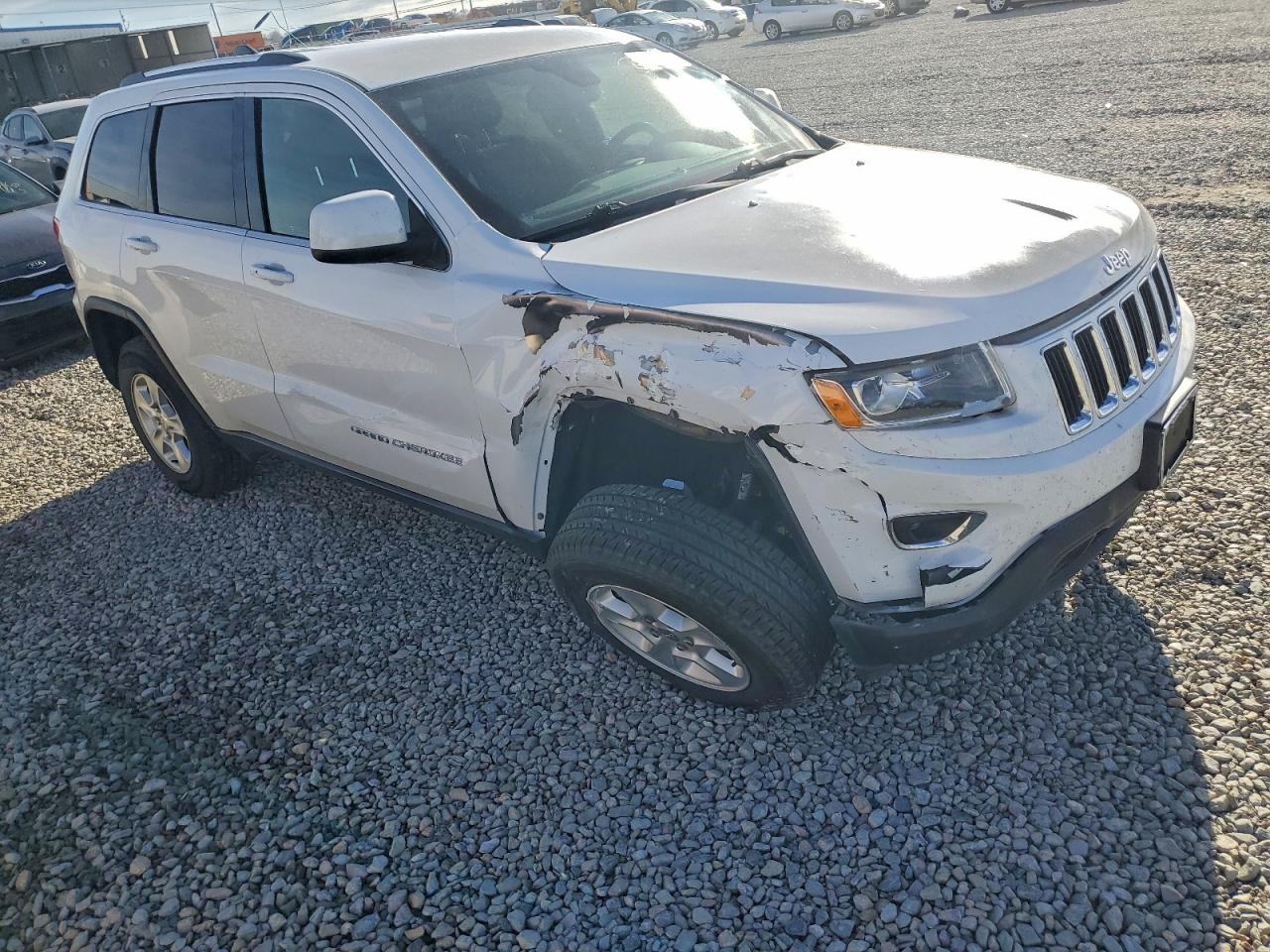 2016 JEEP GRAND CHEROKEE LAREDO photo 4