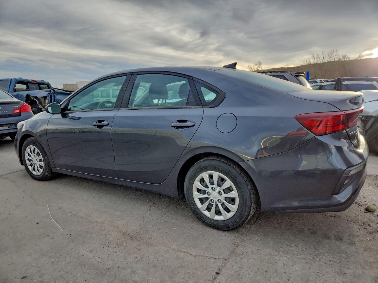 2019 KIA FORTE FE photo 2