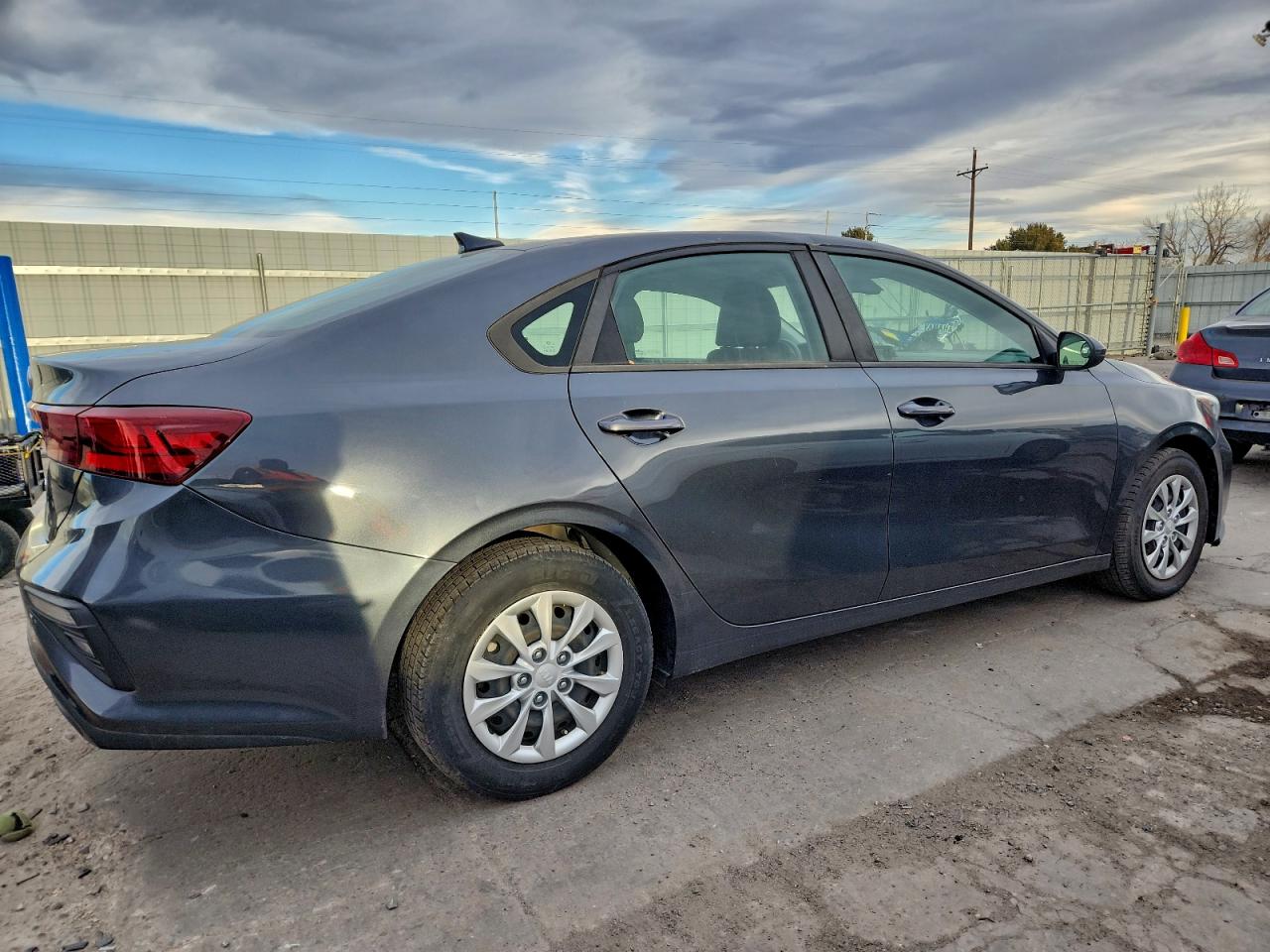 2019 KIA FORTE FE photo 3