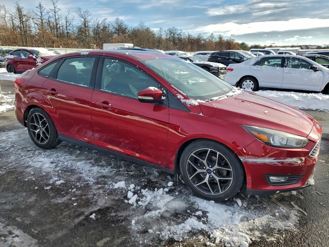 2017 FORD FOCUS SEL photo 4
