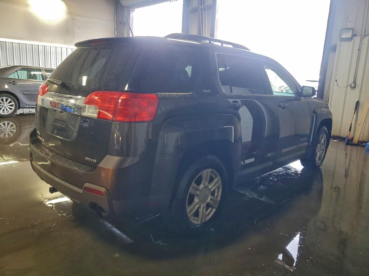 2015 GMC TERRAIN SLT photo 3