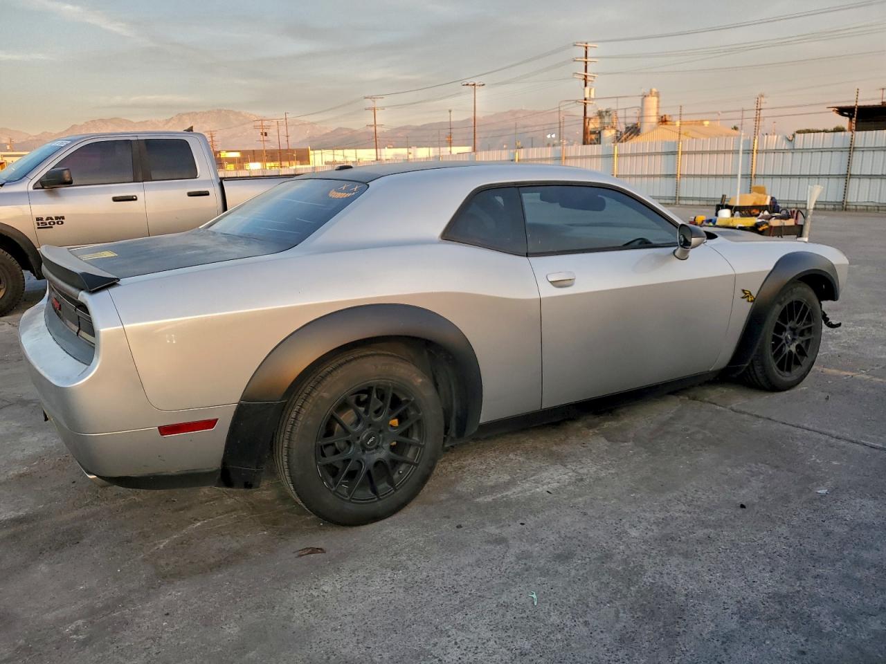 2012 DODGE CHALLENGER SXT photo 3