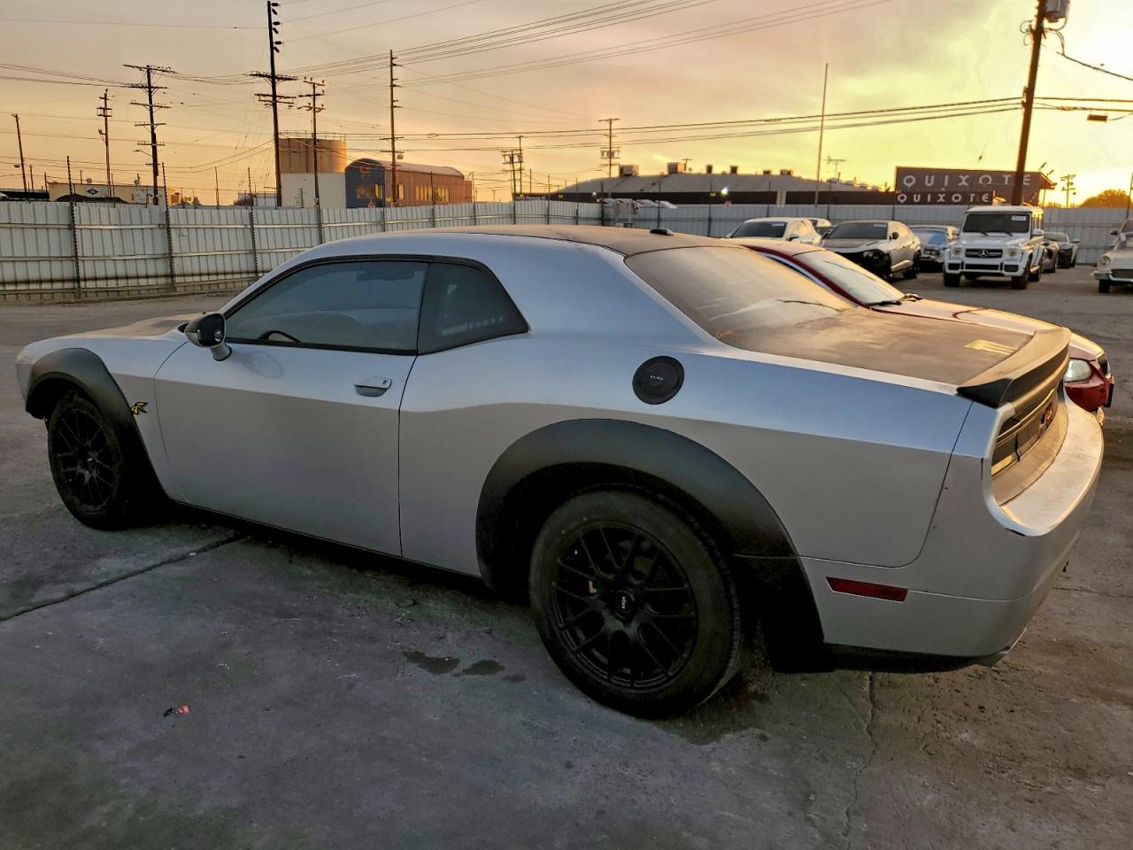 2012 DODGE CHALLENGER SXT photo 2