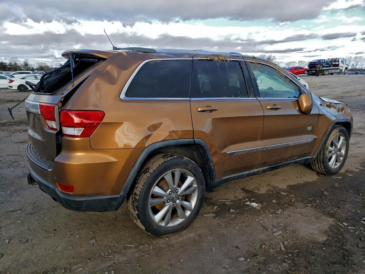 2011 JEEP GRAND CHEROKEE LAREDO photo 5