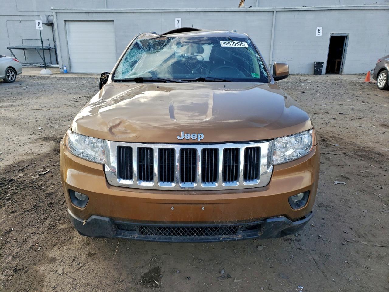 2011 JEEP GRAND CHEROKEE LAREDO photo 9