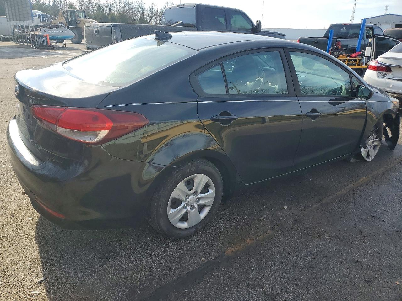 2017 KIA FORTE LX photo 5