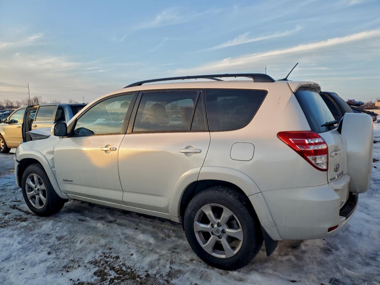 2009 TOYOTA RAV4 LIMITED photo 2