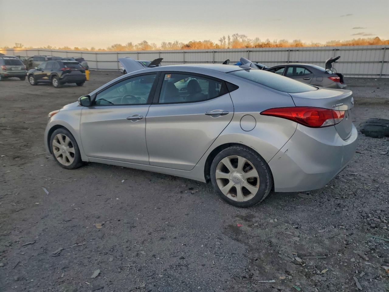 2013 HYUNDAI ELANTRA GLS photo 2