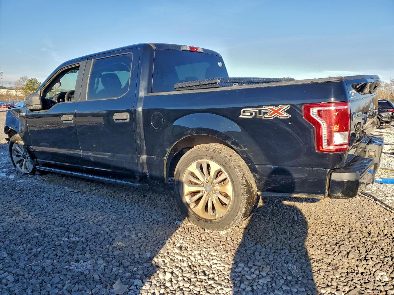 2017 FORD F150 SUPERCREW photo 2