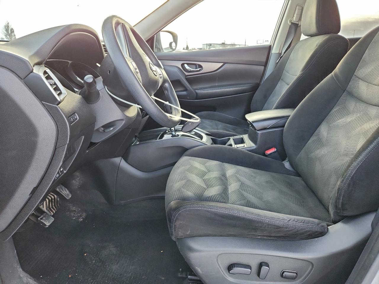 2014 NISSAN ROGUE S photo 7