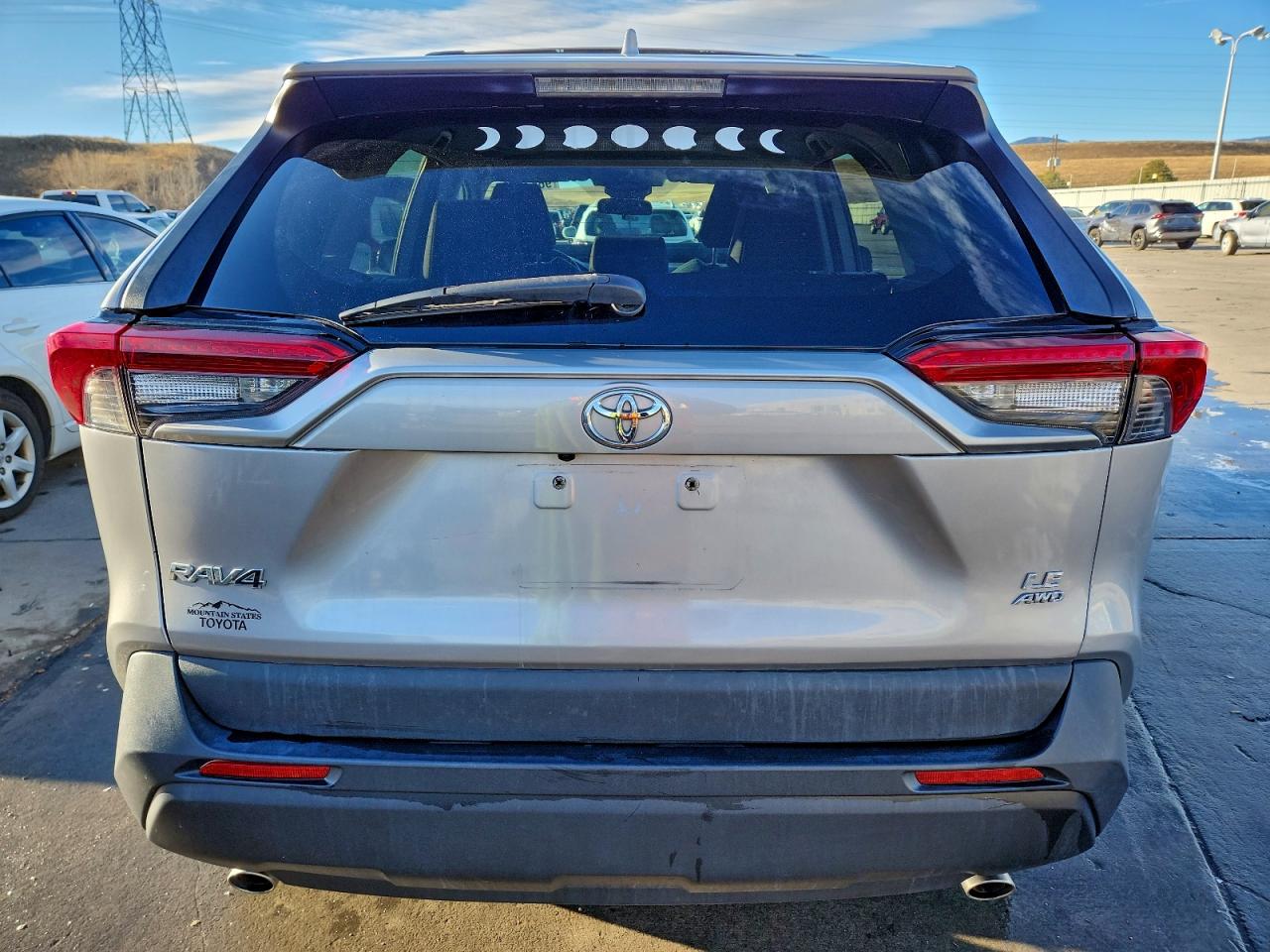 2019 TOYOTA RAV4 LE photo 6