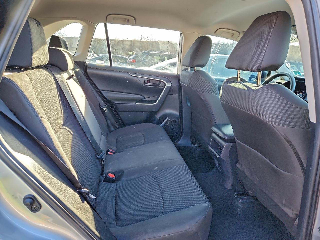 2019 TOYOTA RAV4 LE photo 10