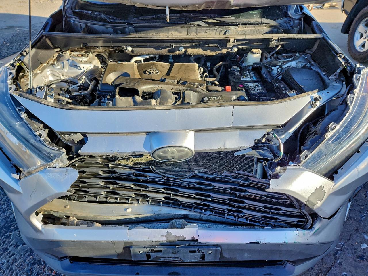 2019 TOYOTA RAV4 LE photo 11