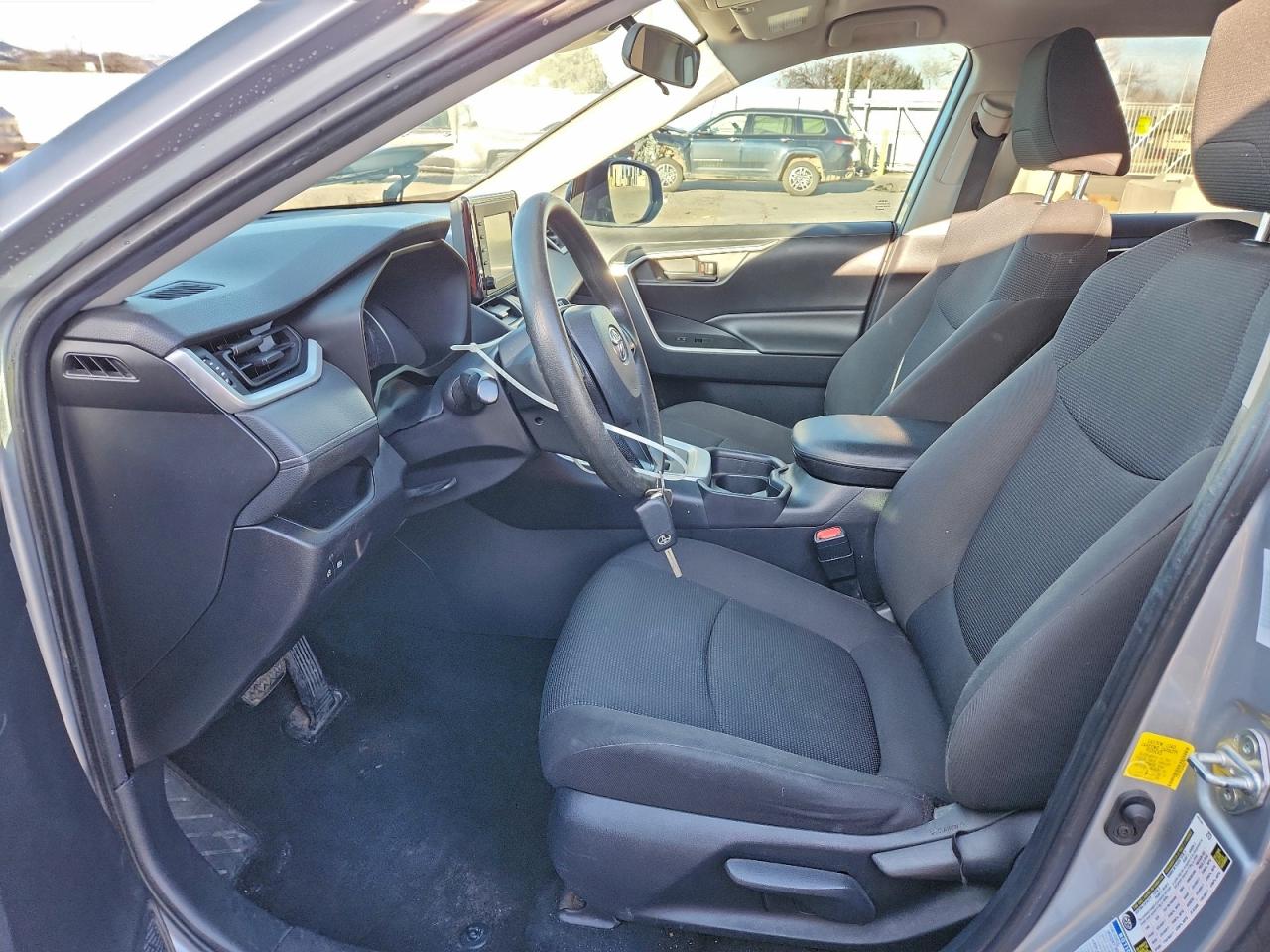 2019 TOYOTA RAV4 LE photo 7