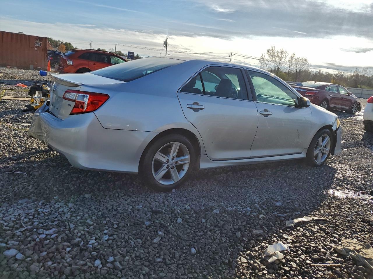 2014 TOYOTA CAMRY L photo 3