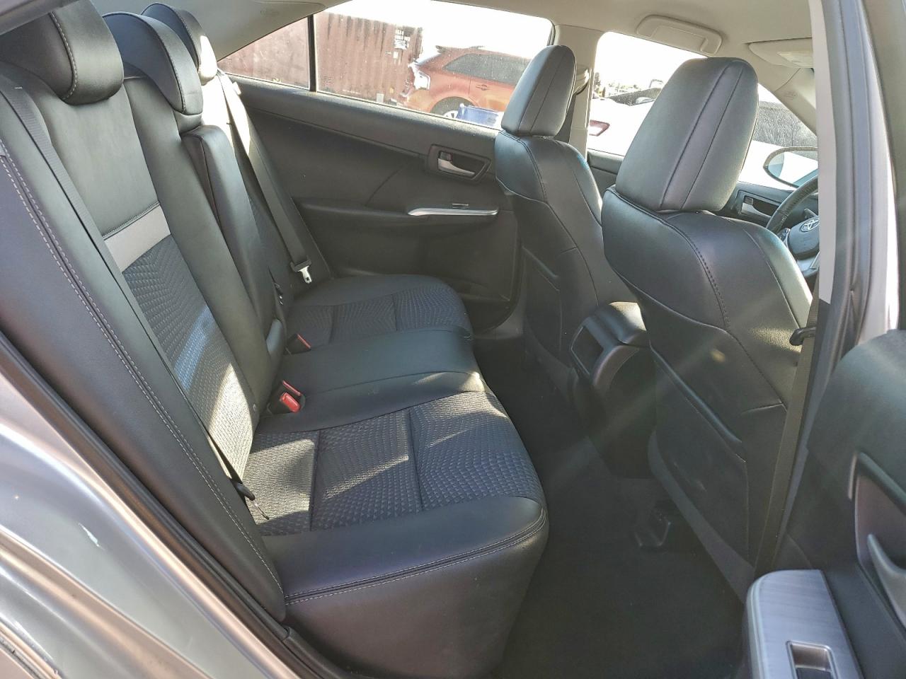 2014 TOYOTA CAMRY L photo 10