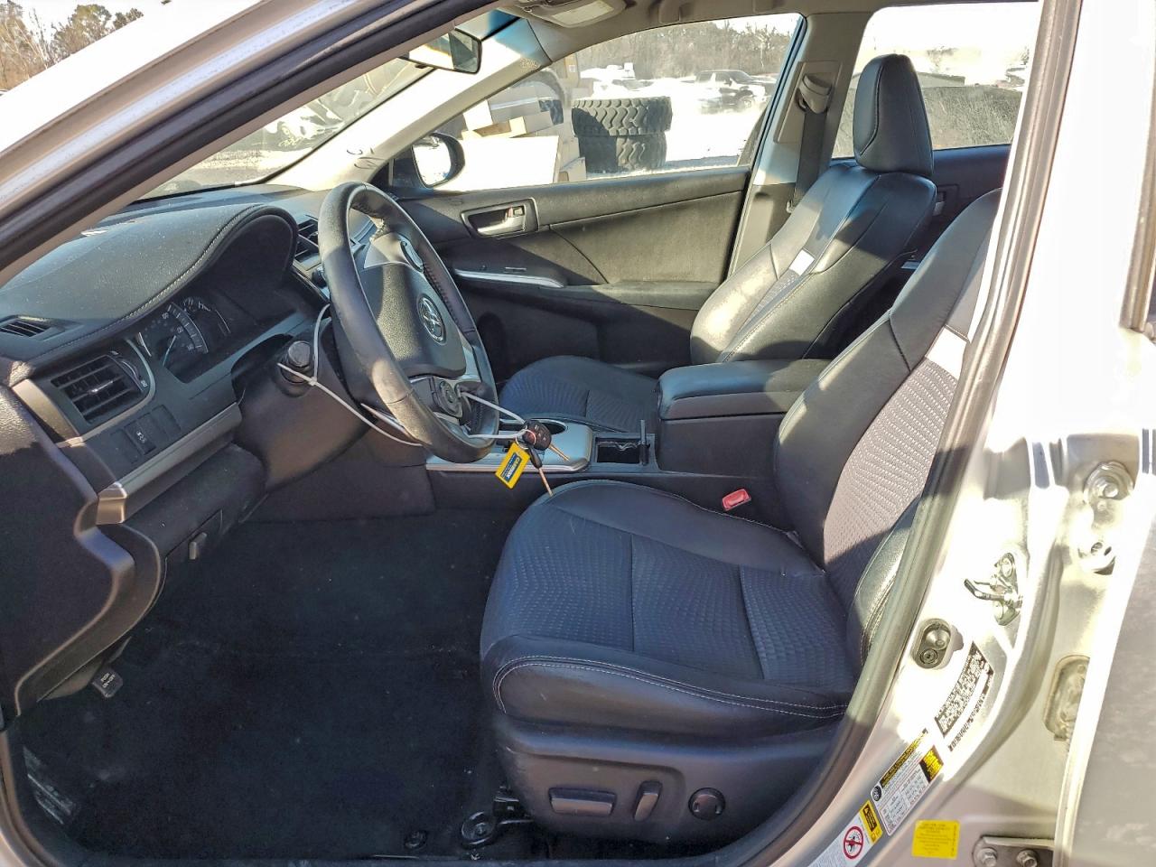 2014 TOYOTA CAMRY L photo 7