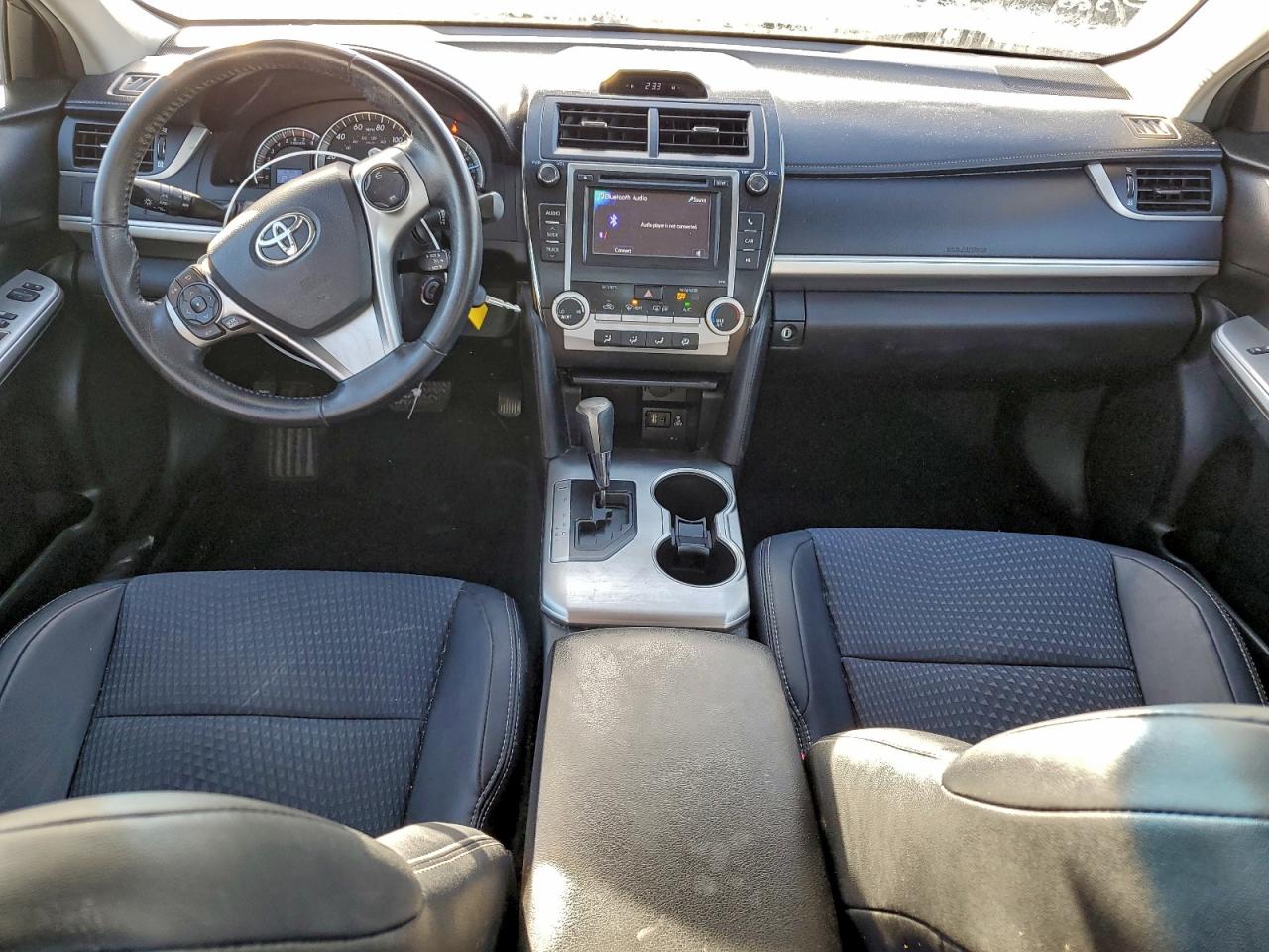 2014 TOYOTA CAMRY L photo 8