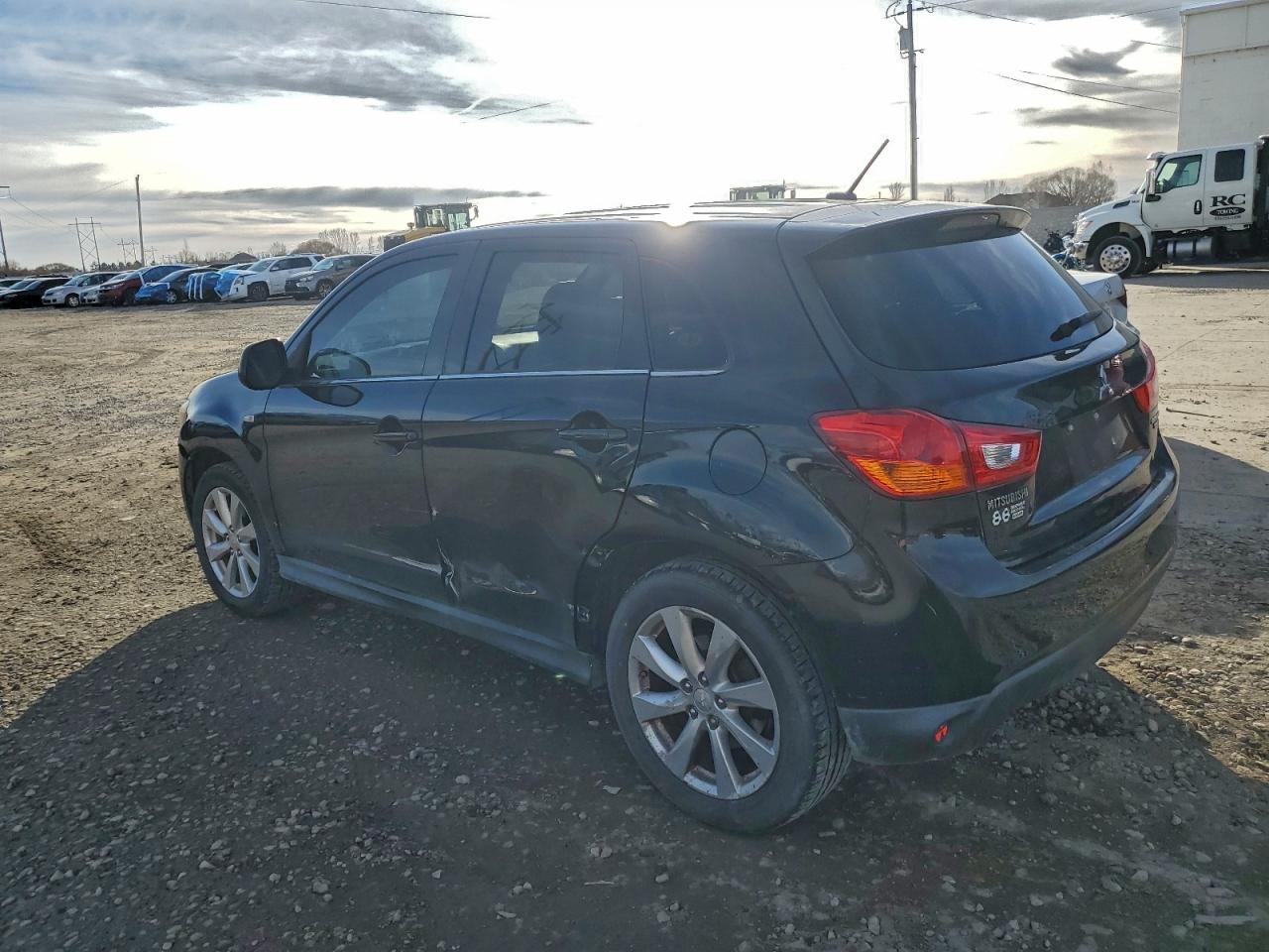 2015 MITSUBISHI OUTLANDER SPORT SE photo 2