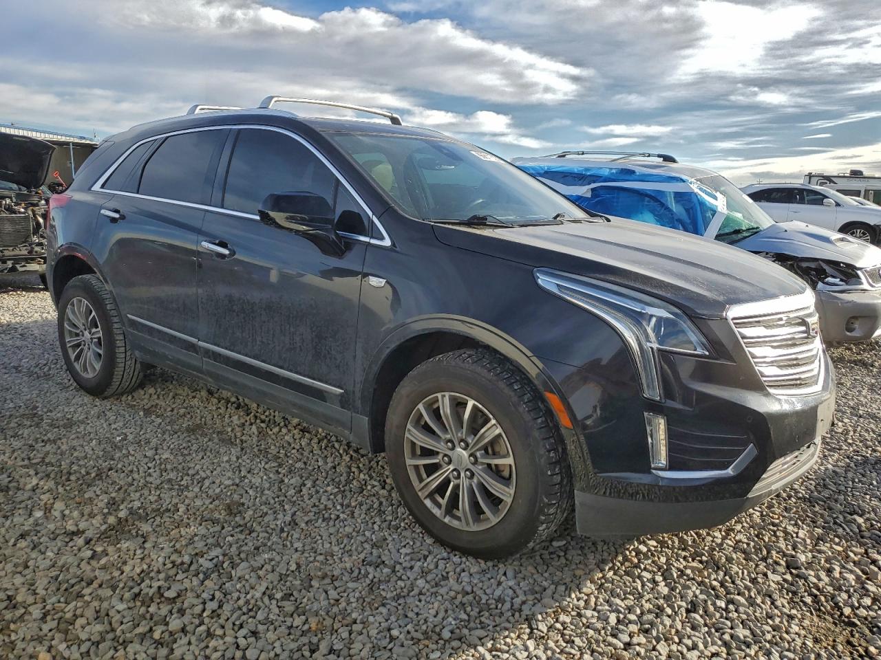 2017 CADILLAC XT5 LUXURY photo 4