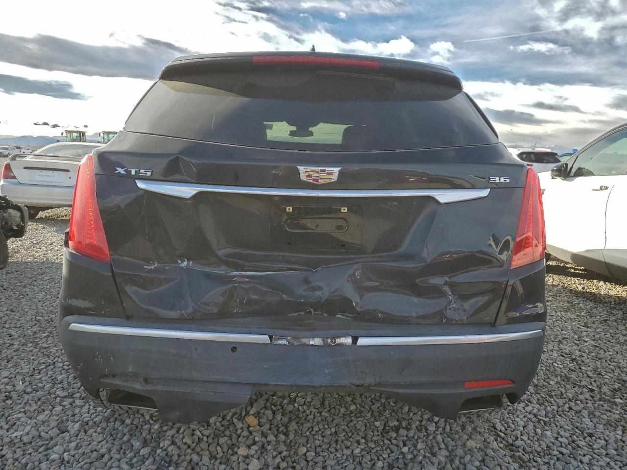 2017 CADILLAC XT5 LUXURY photo 6