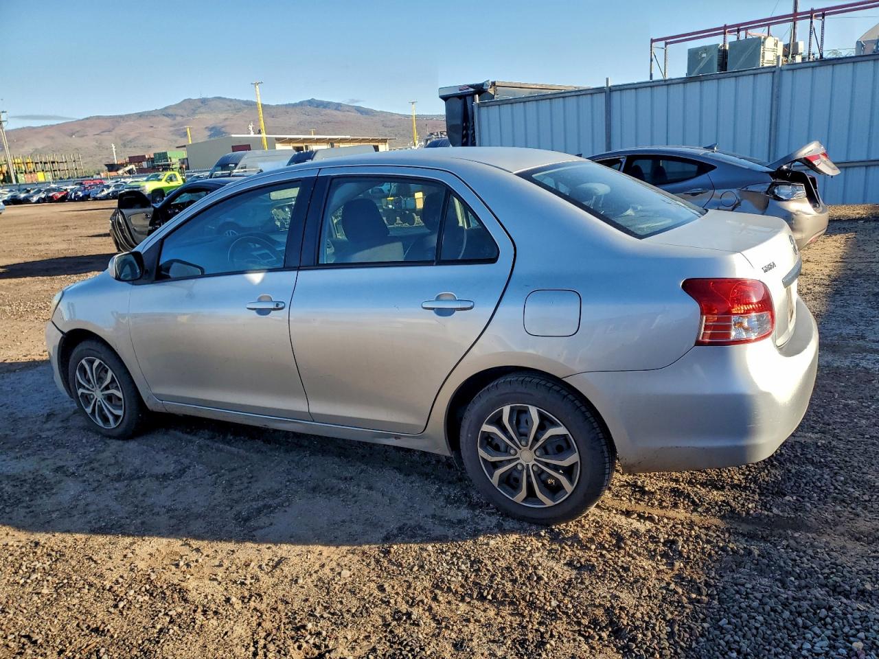 2007 TOYOTA YARIS photo 2