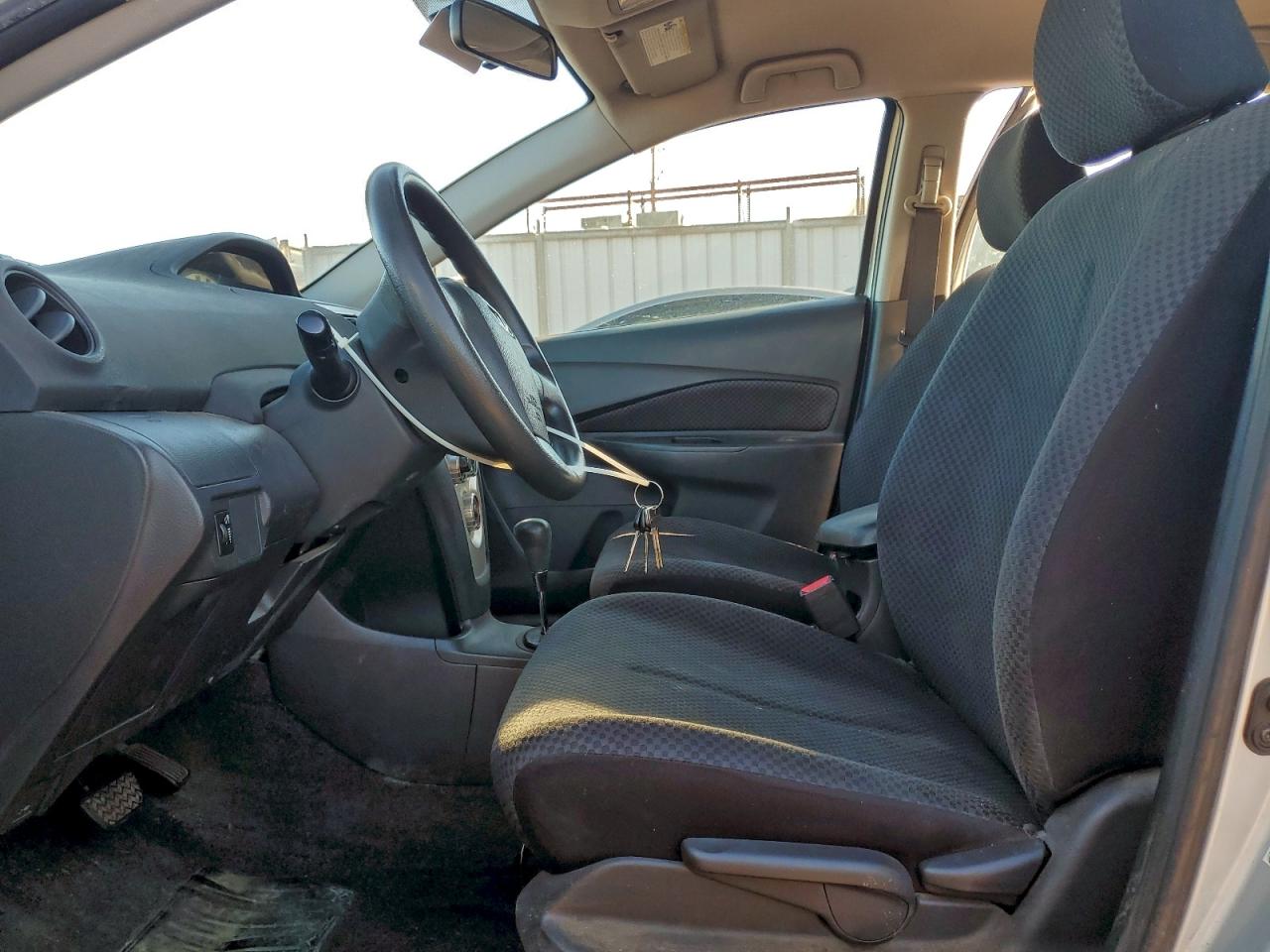 2007 TOYOTA YARIS photo 7