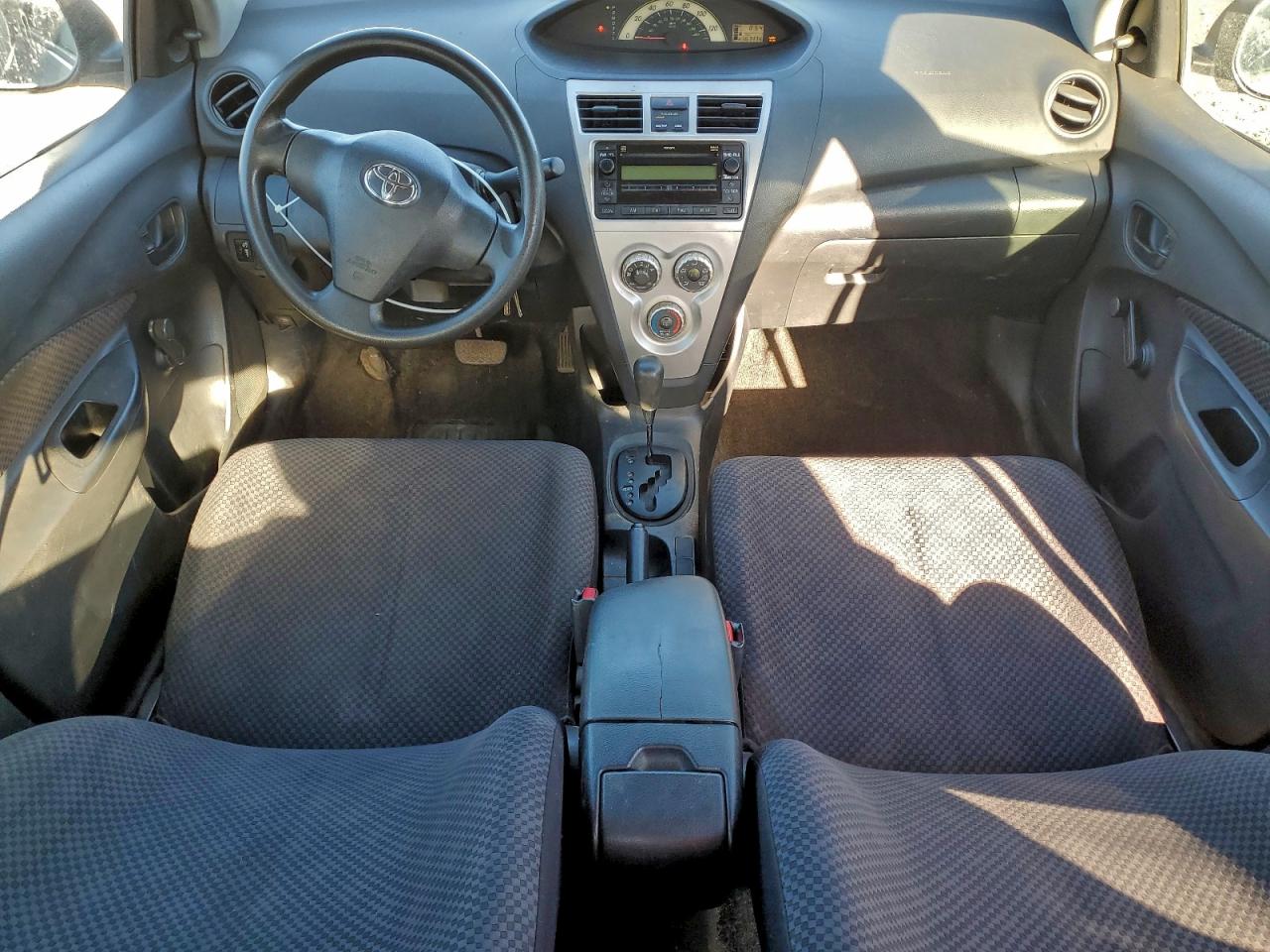 2007 TOYOTA YARIS photo 8