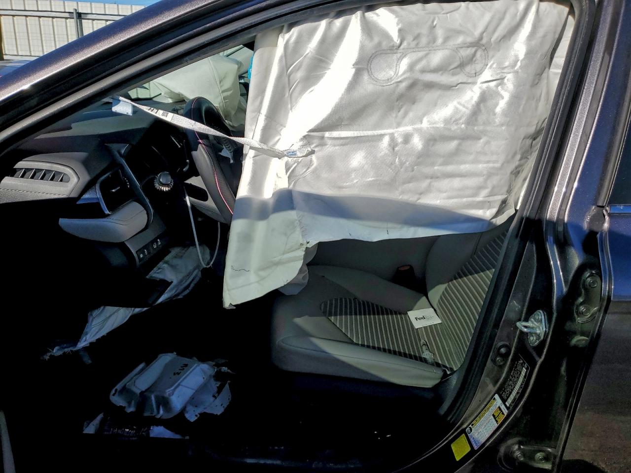 2022 TOYOTA CAMRY SE photo 7