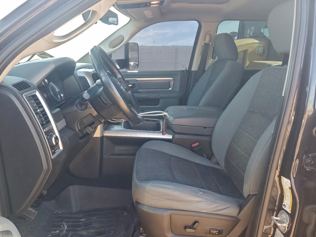 2017 RAM 2500 SLT photo 7