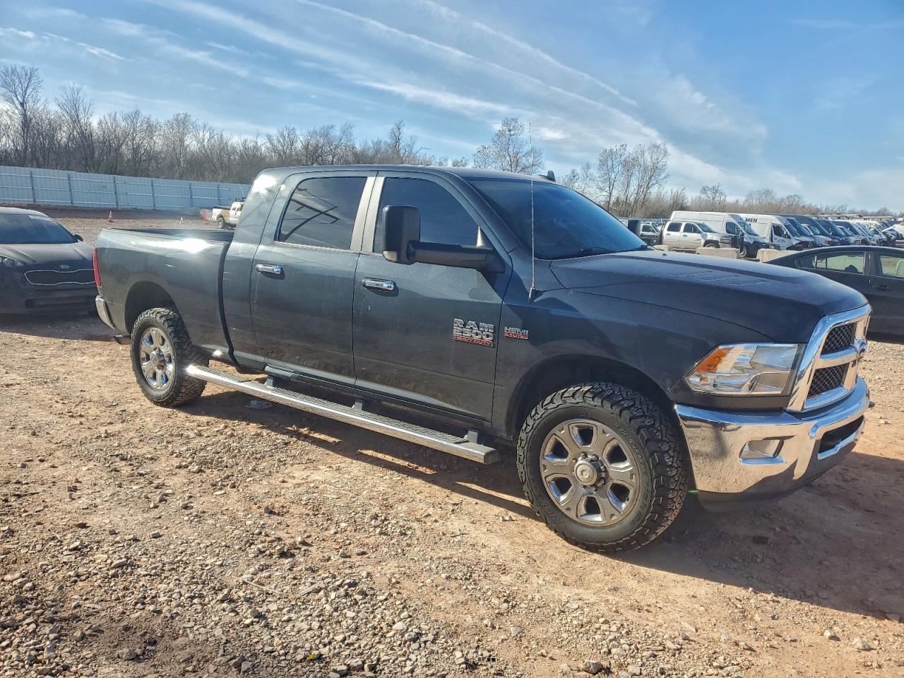 2017 RAM 2500 SLT photo 4