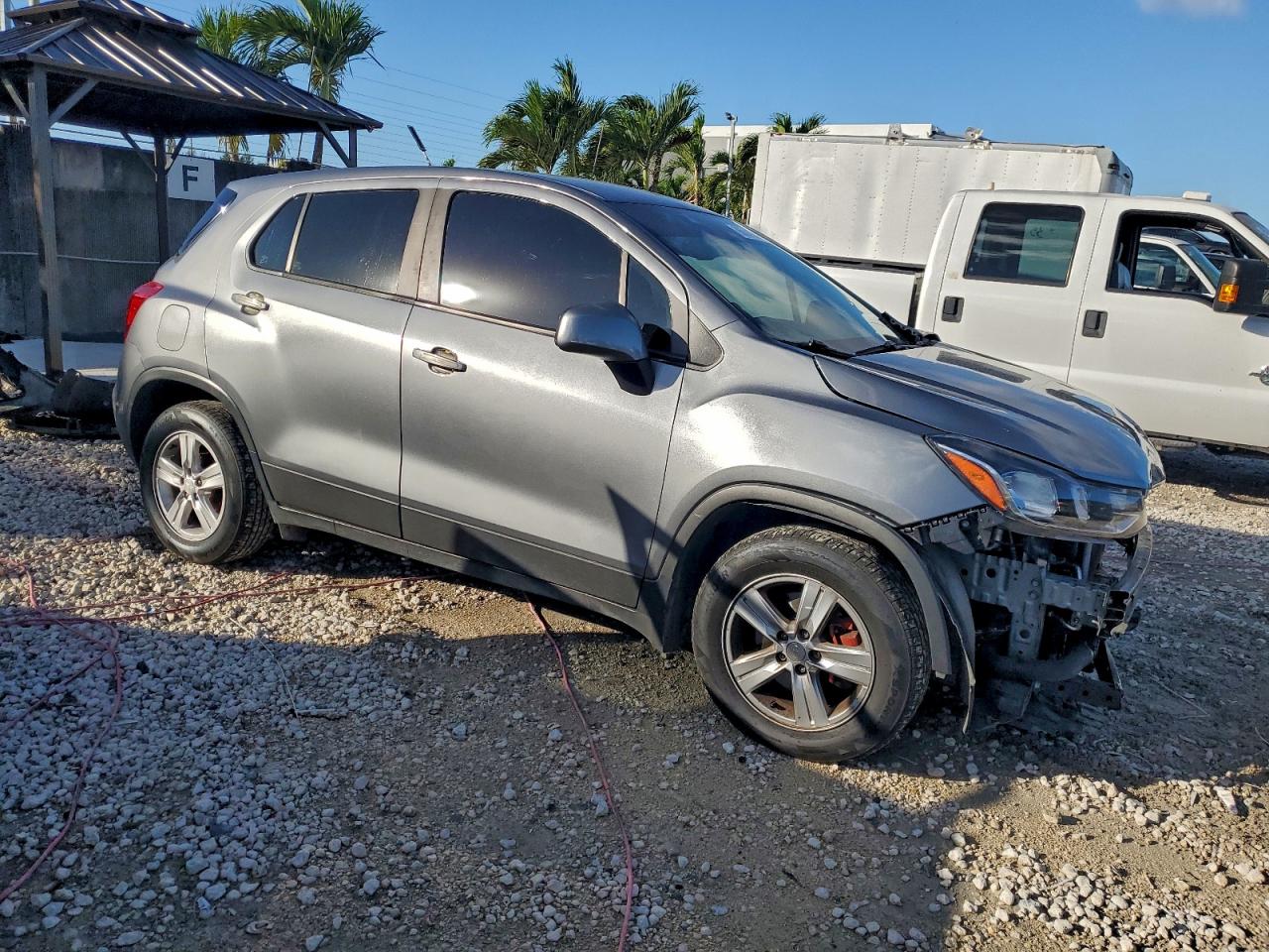 2020 CHEVROLET TRAX LS photo 4