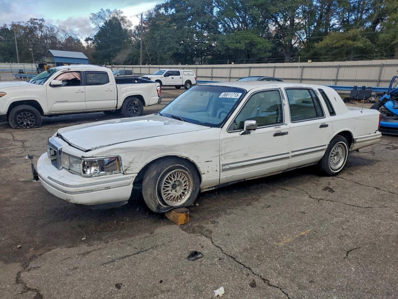 1993 LINCOLN TOWN CAR