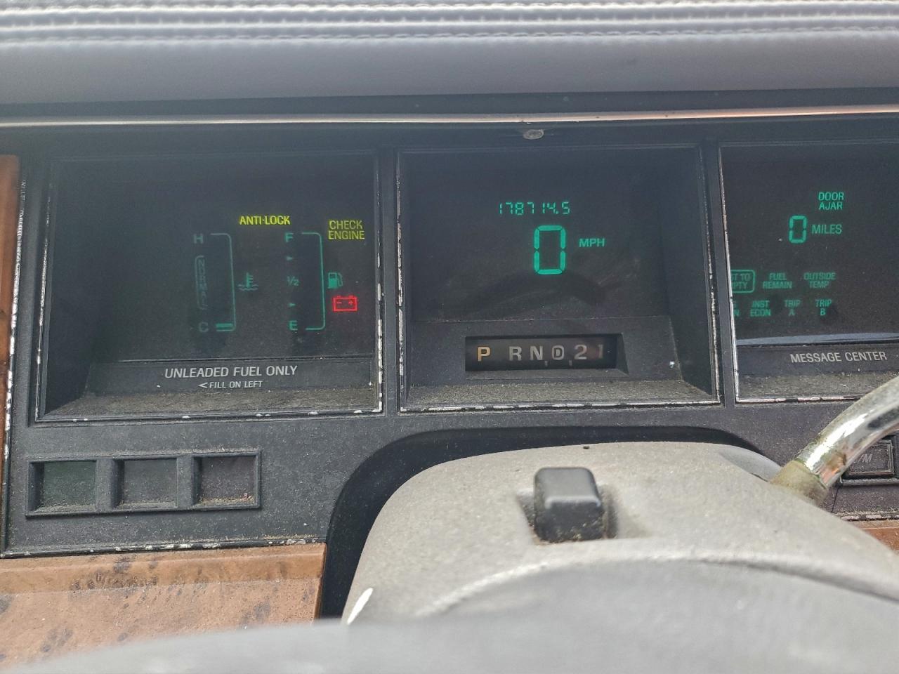 1993 LINCOLN TOWN CAR SIGNATURE photo 9