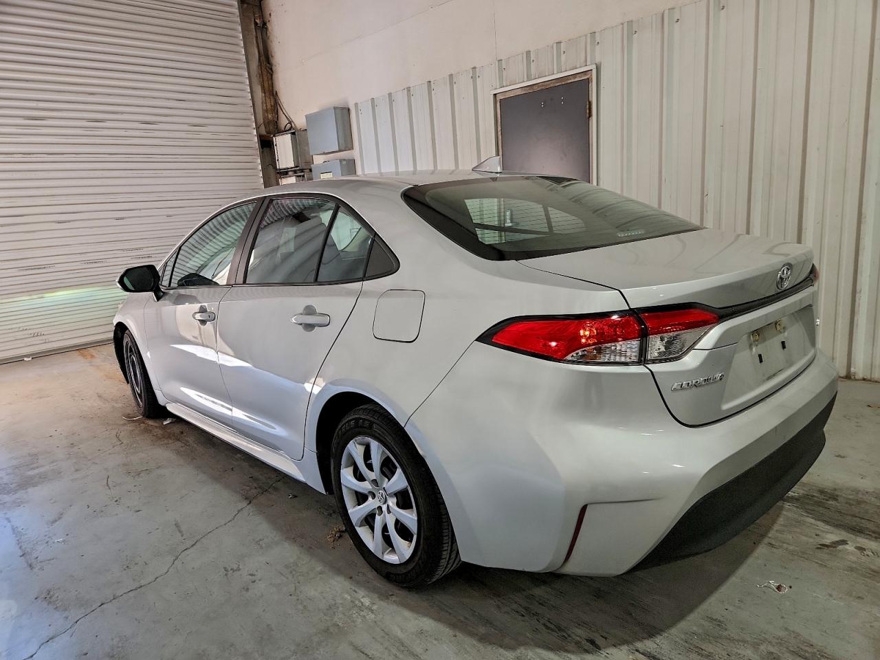2023 TOYOTA COROLLA LE photo 2