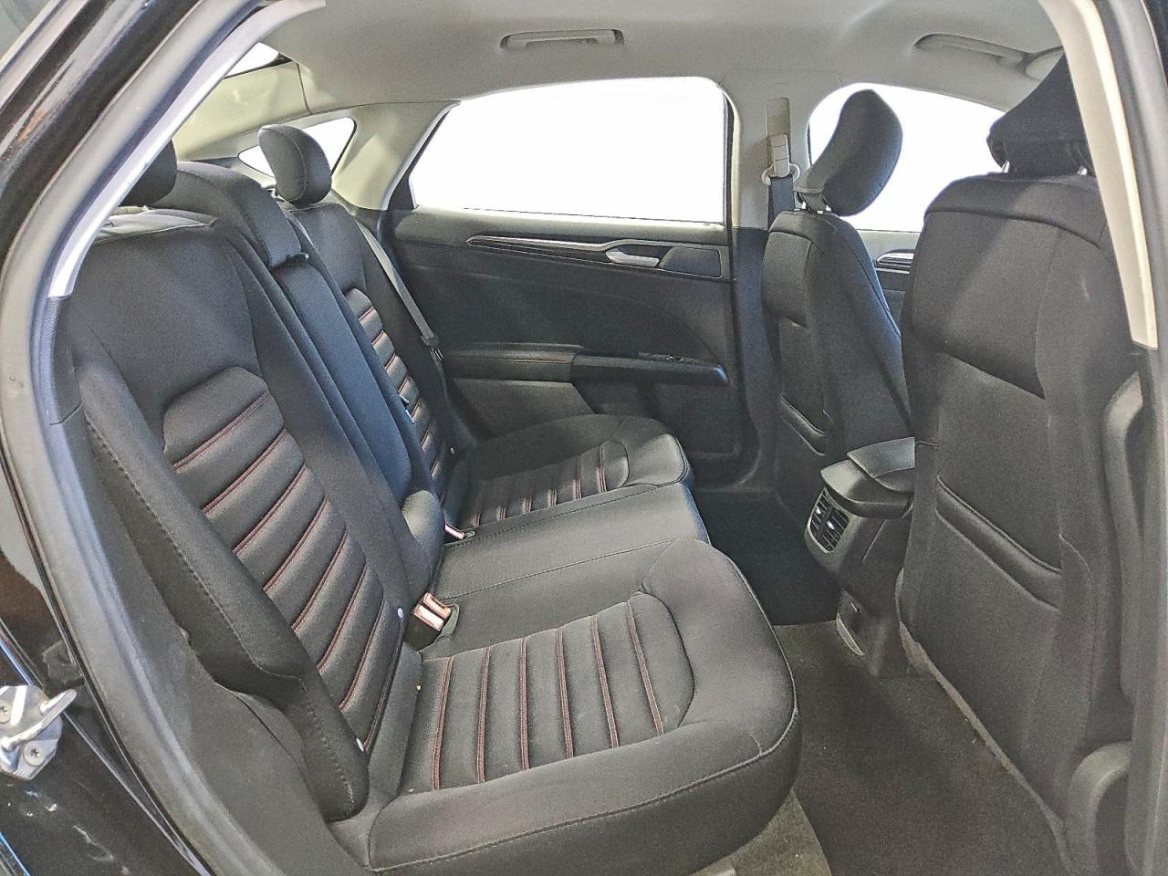 2016 FORD FUSION SE photo 10