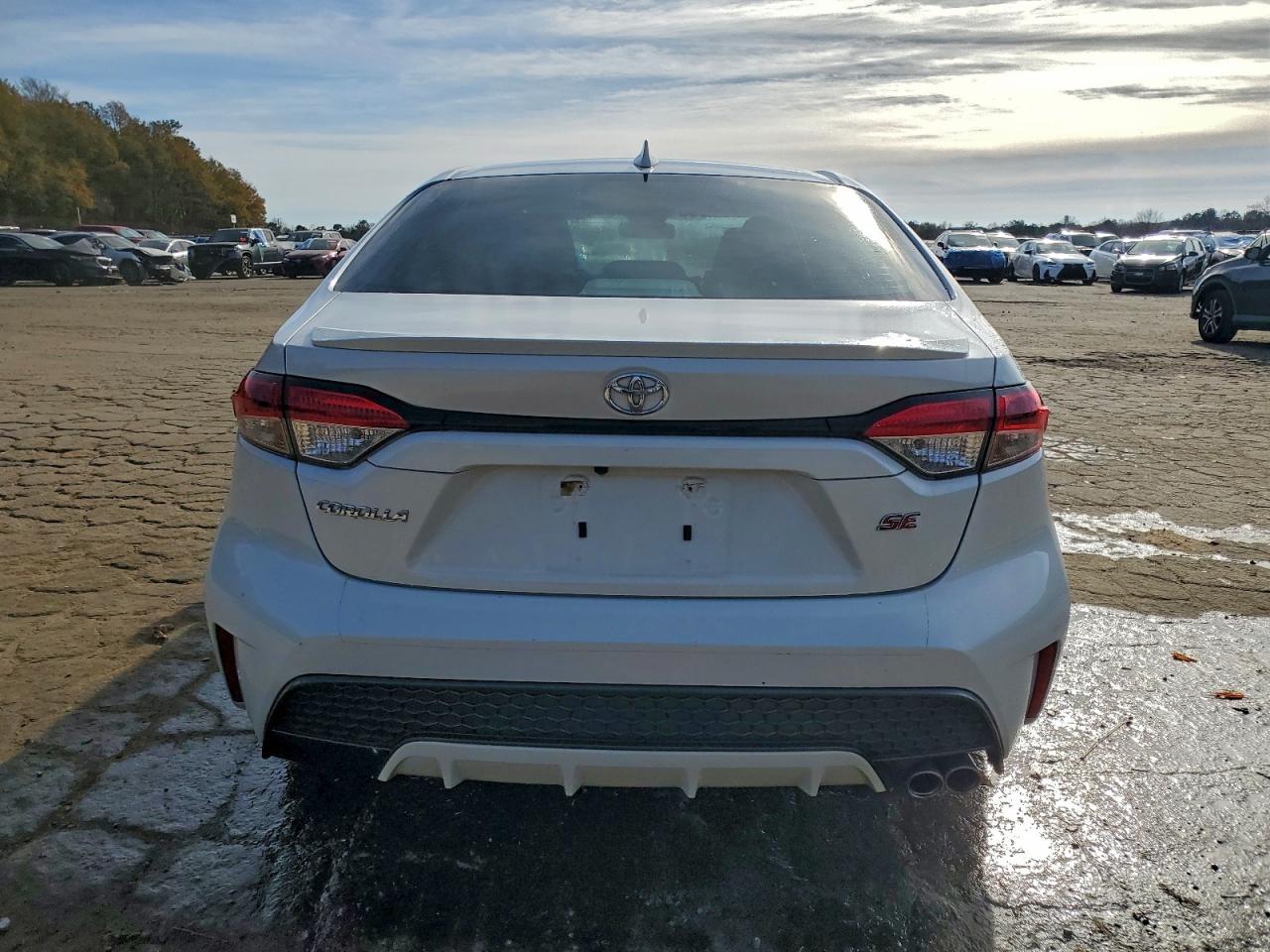 2020 TOYOTA COROLLA SE photo 6