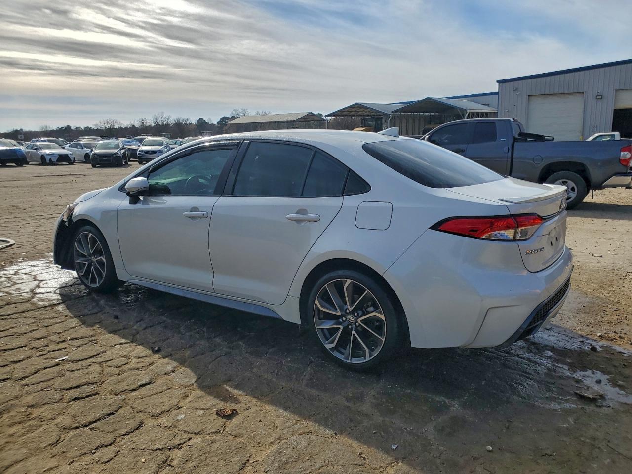 2020 TOYOTA COROLLA SE photo 2