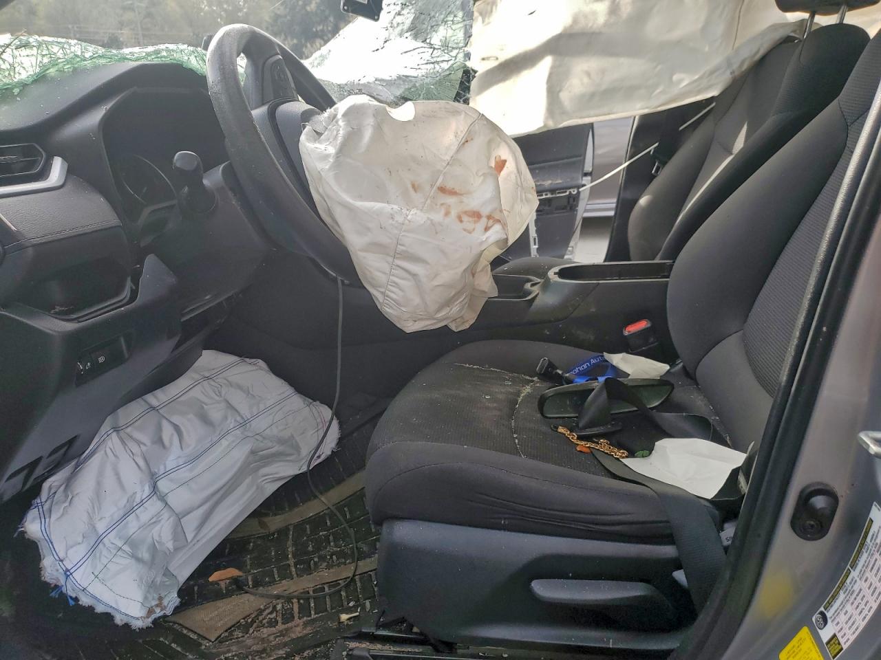 2019 TOYOTA RAV4 LE photo 13