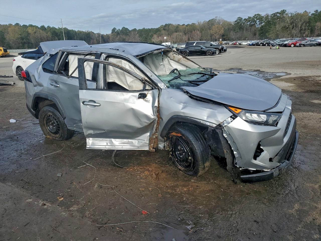 2019 TOYOTA RAV4 LE photo 7