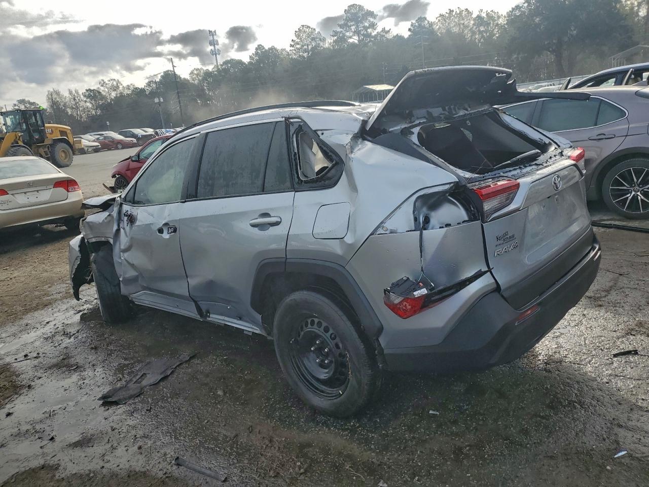 2019 TOYOTA RAV4 LE photo 3