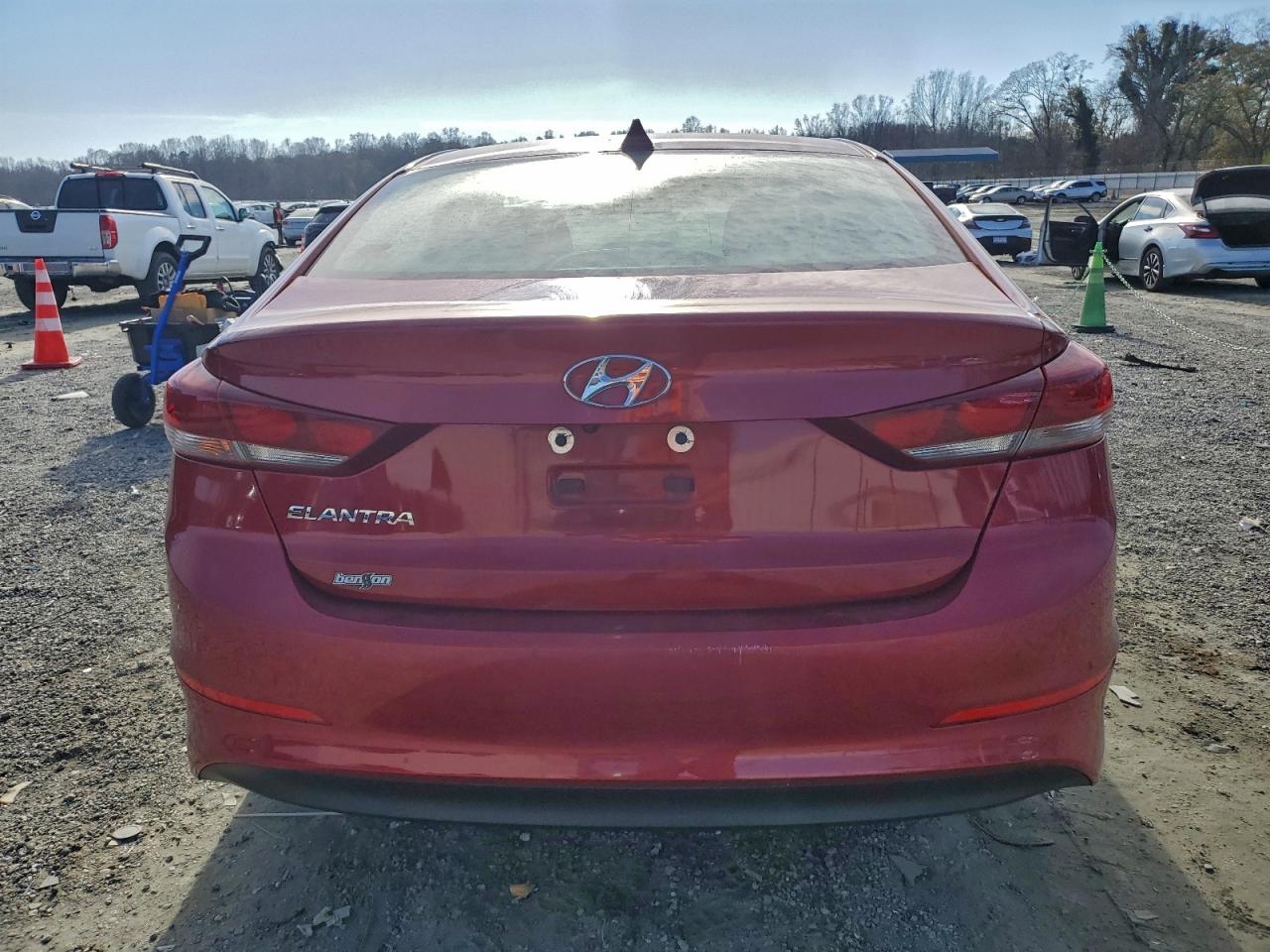 2017 HYUNDAI ELANTRA SE photo 6