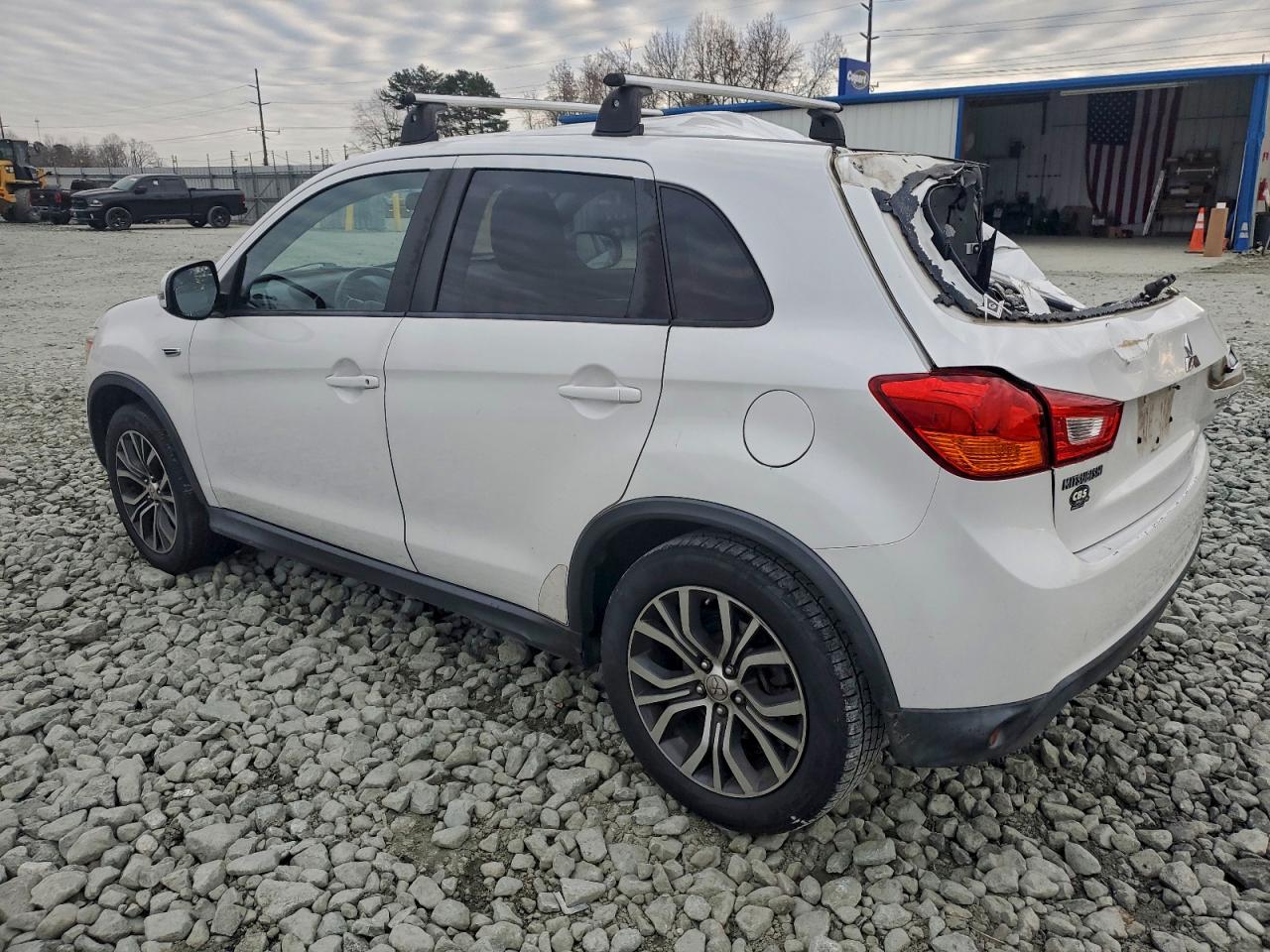 2016 MITSUBISHI OUTLANDER SPORT ES photo 2