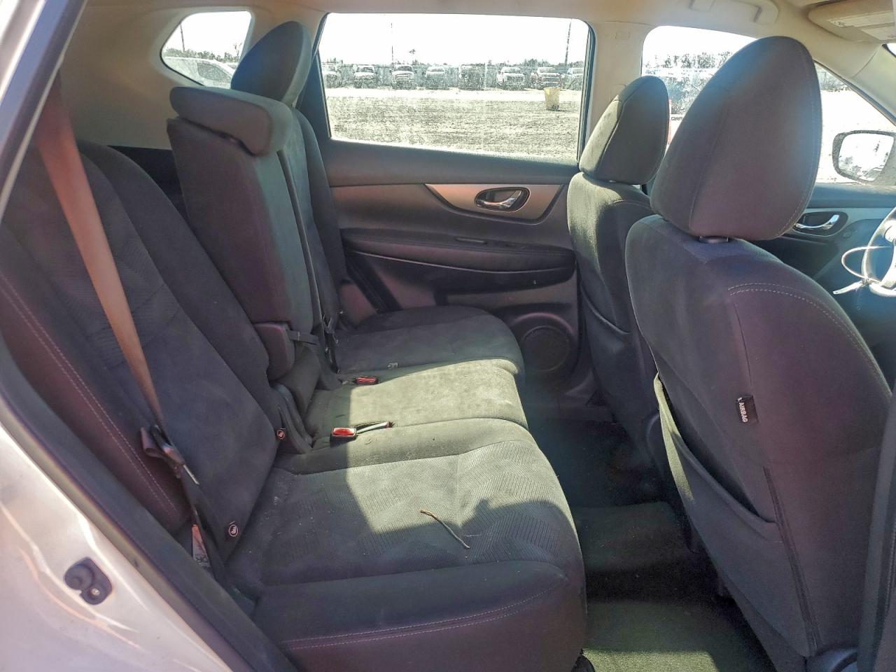 2016 NISSAN ROGUE S photo 11
