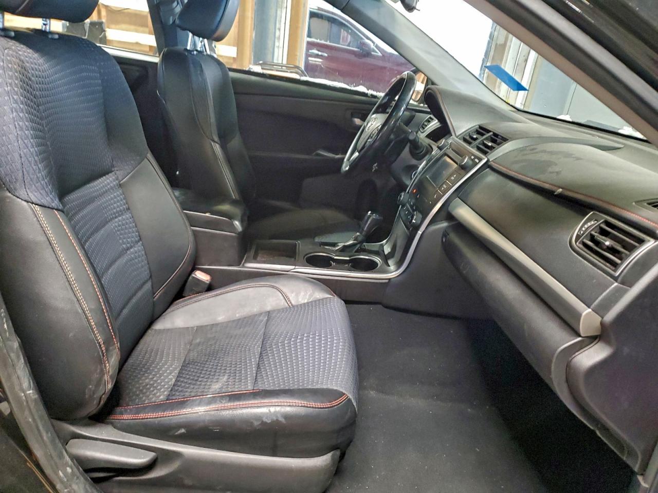 2015 TOYOTA CAMRY LE photo 7