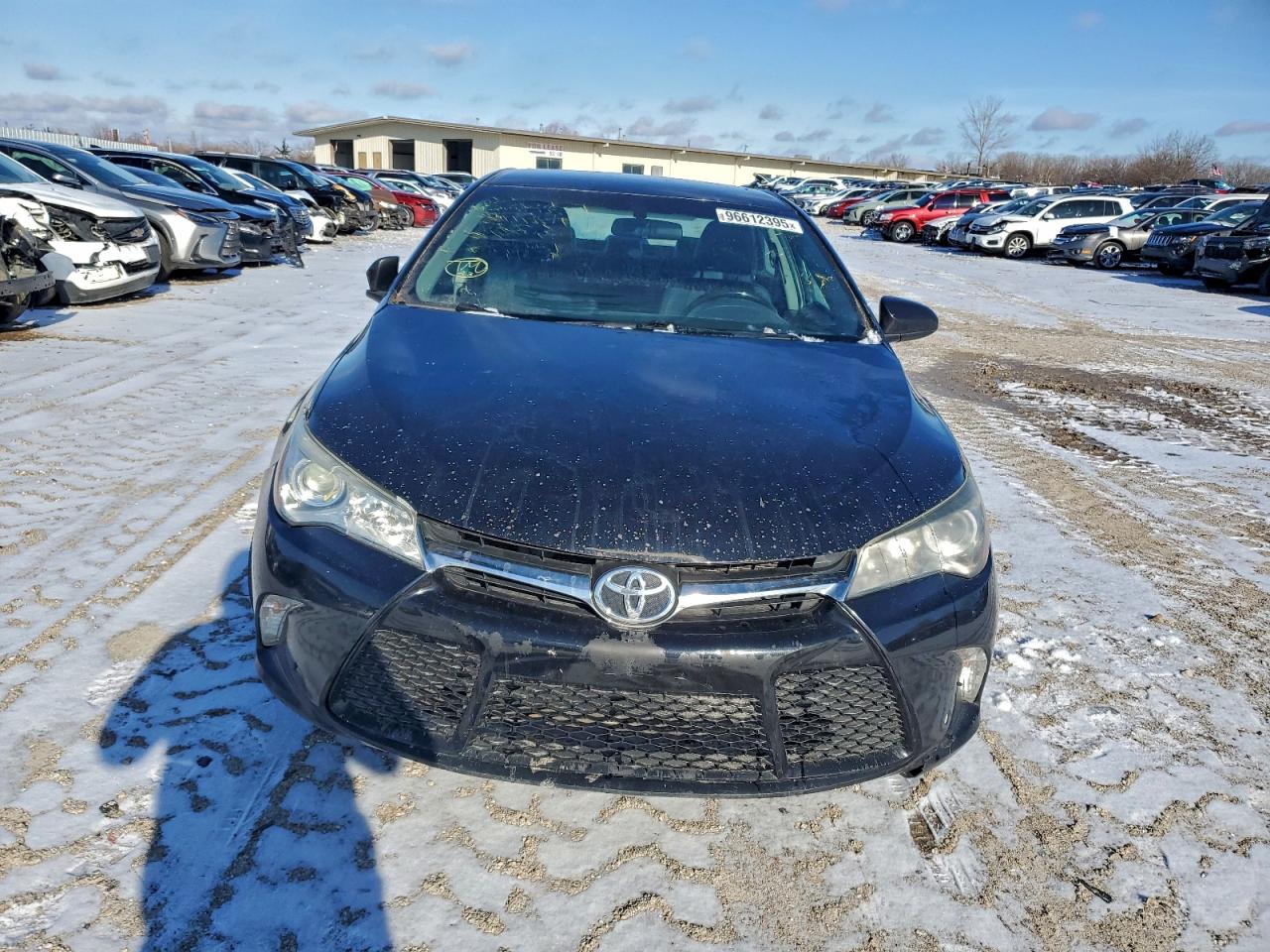 2015 TOYOTA CAMRY LE photo 5