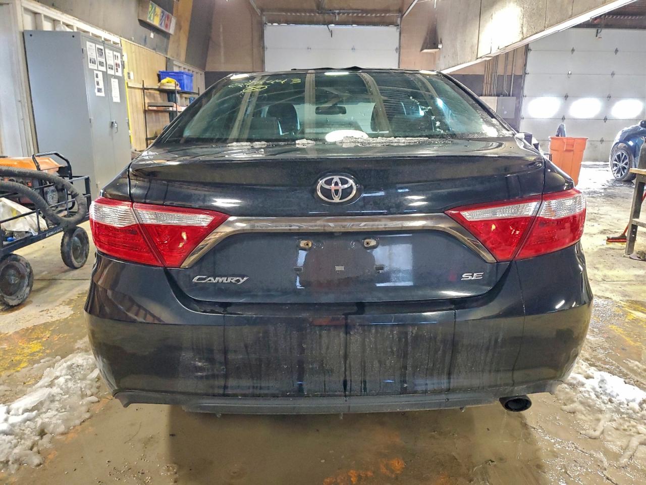 2015 TOYOTA CAMRY LE photo 6